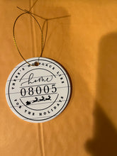 Load image into Gallery viewer, Personalized family / teacher ornaments