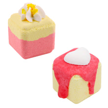 Load image into Gallery viewer, Valentine Bath Bomb Set
