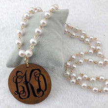 Load image into Gallery viewer, Wooden Pearl Necklace
