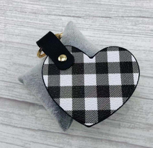 Load image into Gallery viewer, Heart Plaid Keychains
