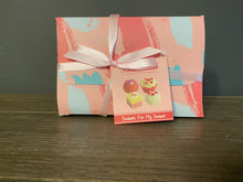 Load image into Gallery viewer, Valentine Bath Bomb Set
